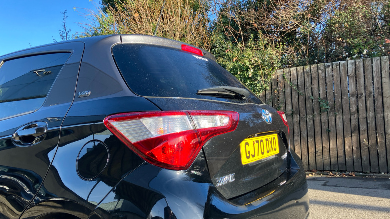 Toyota Yaris 1.5 Hybrid Y20 5dr CVT [Bi-tone] Hybrid Hatchback